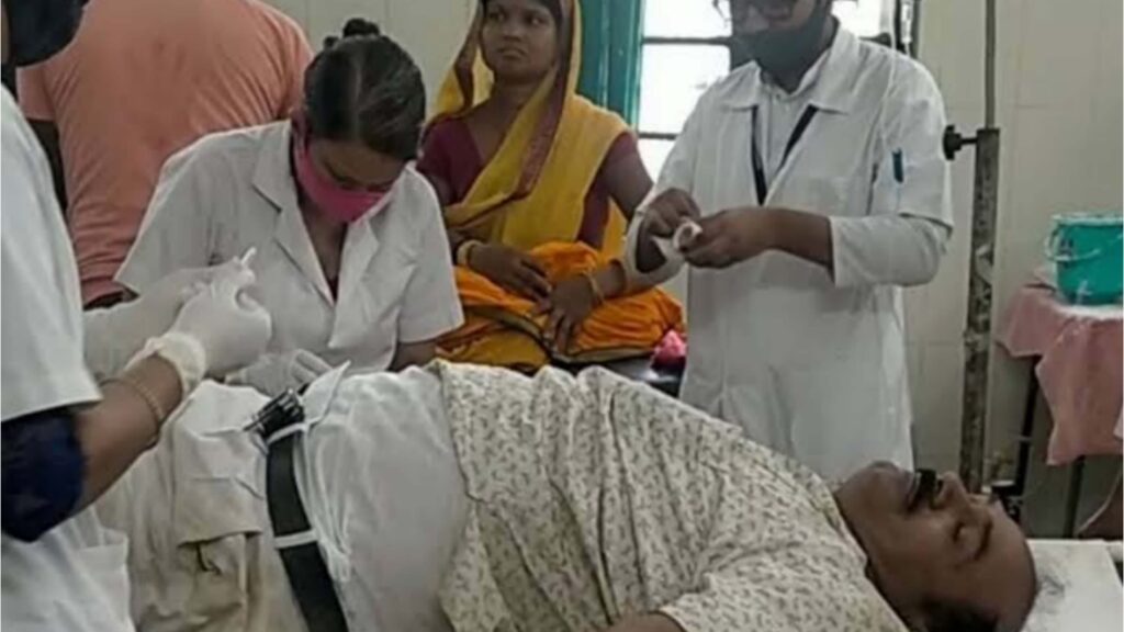 समस्तीपुर में बुलेट सवार BMP जवान को बोलेरो ने सामने से मारी ठोकर, गंभीर हालत में PMCH रेफर 1 Picsart 23 05 17 18 01 57 370