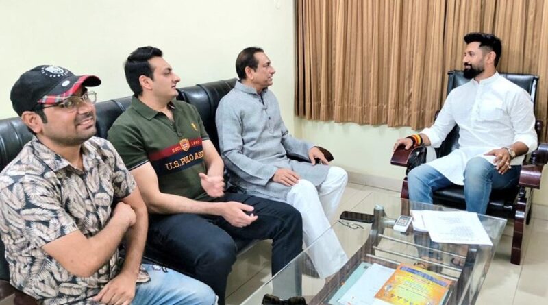 चाचा पारस को झटका देने की तैयारी में भतीजा चिराग, सांसद महबूब अली कैसर की मुलाकात के बाद अटकलें हुईं तेज 1 chirag paswan sixteen nine 1