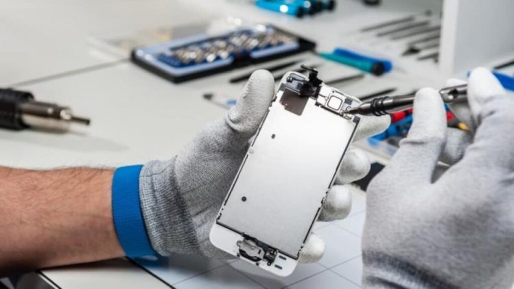 Right to Repair: अब कहीं भी ठीक करा सकेंगे स्मार्टफोन और टीवी, खत्म नहीं होगी वारंटी, जानें क्या है नया नियम 1 happy birthday pt usha 48 sixteen nine