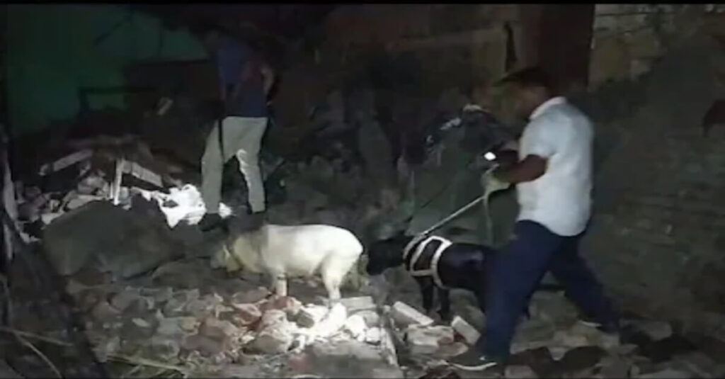 बम ब्लास्ट की घटना से दहला बिहार का भागलपुर शहर, घटनास्थल पर युवक की मौत, तीन अन्य घायल 1 20230624 214111
