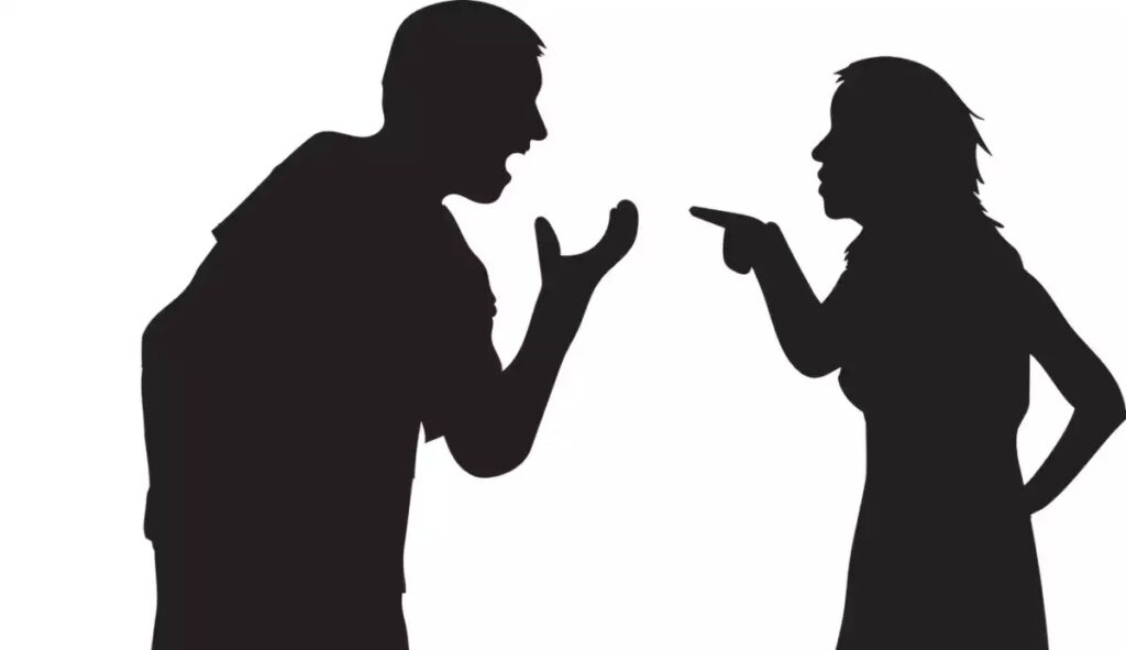 तेज धूप में पति ने दुकान जाने से किया मना, पत्नी से बहस के बाद साड़ी के फंदे से लटककर जान देनी कि कोशिश की 1 90642615 01