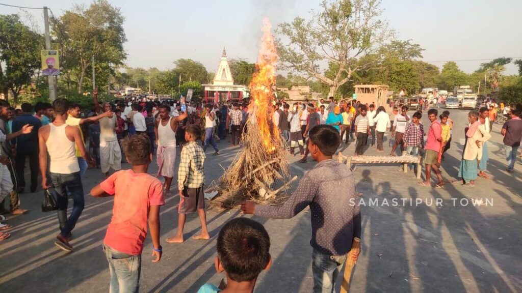 सरायरंजन के वरुणा रसलपुर में दो लोगों को बदमाशों ने गोली मारकर किया घायल, आक्रोशितों ने सड़क जामकर की नारेबाजी 1 IMG 20230604 WA0075 01