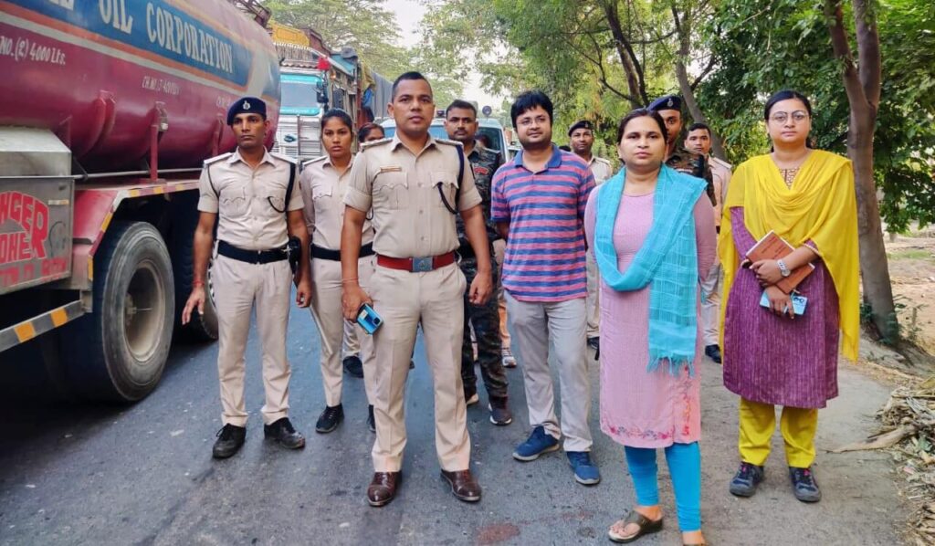 छापेमारी कर 3 टीपर व 3 ट्रक को किया गया जब्त, अवैध खनन एवं परिवहन के विरूद्ध जिला प्रशासन की छापामारी जारी 1 IMG 20230608 WA0001 01
