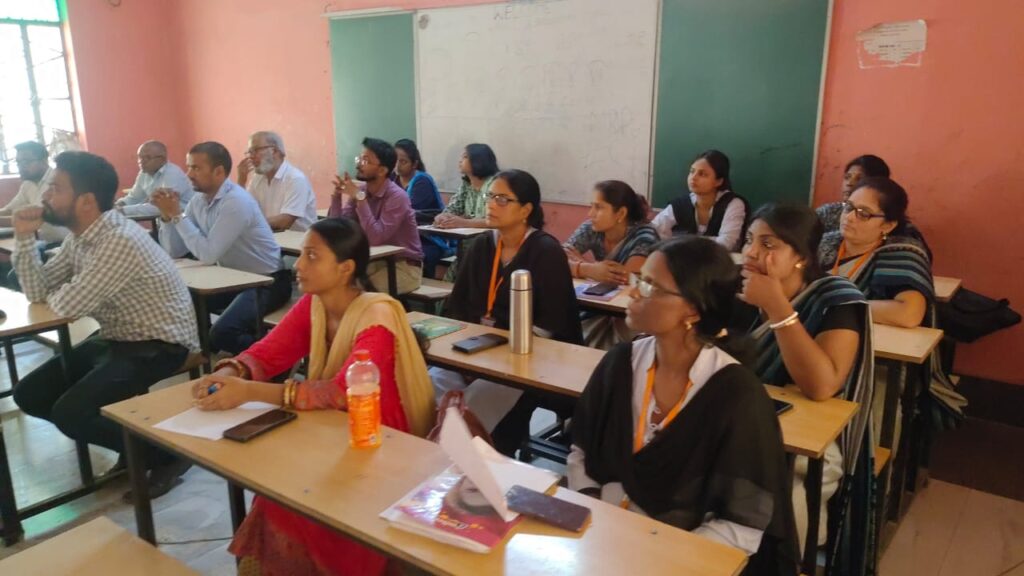एक अध्यापक के लिए आवश्यक है कि वह शिक्षण कौशलों का अर्थ समझे 1 IMG 20230619 WA0021