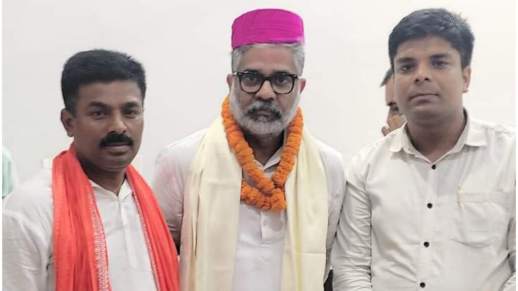 पूर्व प्रधानमंत्री चंद्रशेखर सिंह के पुत्र सांसद निरज शेखर का समस्तीपुर में करणी सेना ने किया स्वागत 1 Picsart 23 06 18 21 25 25 598