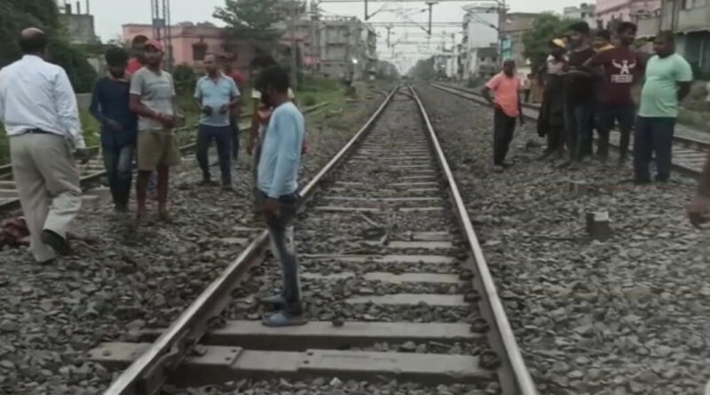 दलसिंहसराय में 32 नंबर रेलवे गुमटी के नजदीक ट्रेन से गिरकर यात्री की मौत, मृतक की नहीं हुई है पहचान 1 Screenshot 2023 06 14 06 39 04 25 92460851df6f172a4592fca41cc2d2e6 01