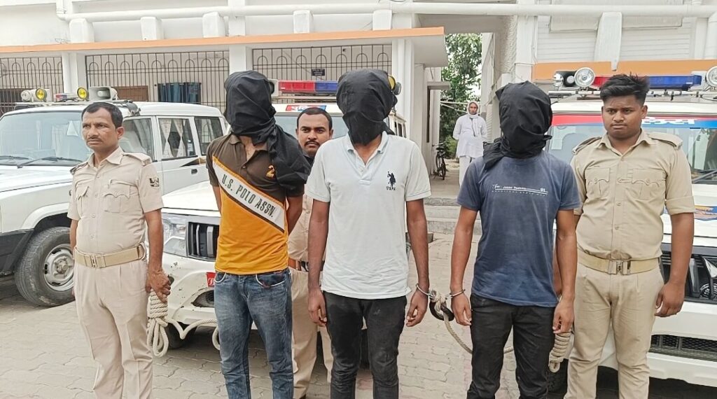 लूटकांड मामले में समस्तीपुर पुलिस ने देसी कट्टा और गोली के साथ तीन अपराधियों को किया गिरफ्तार 1 Screenshot 2023 06 15 17 35 13 21 92460851df6f172a4592fca41cc2d2e6 01