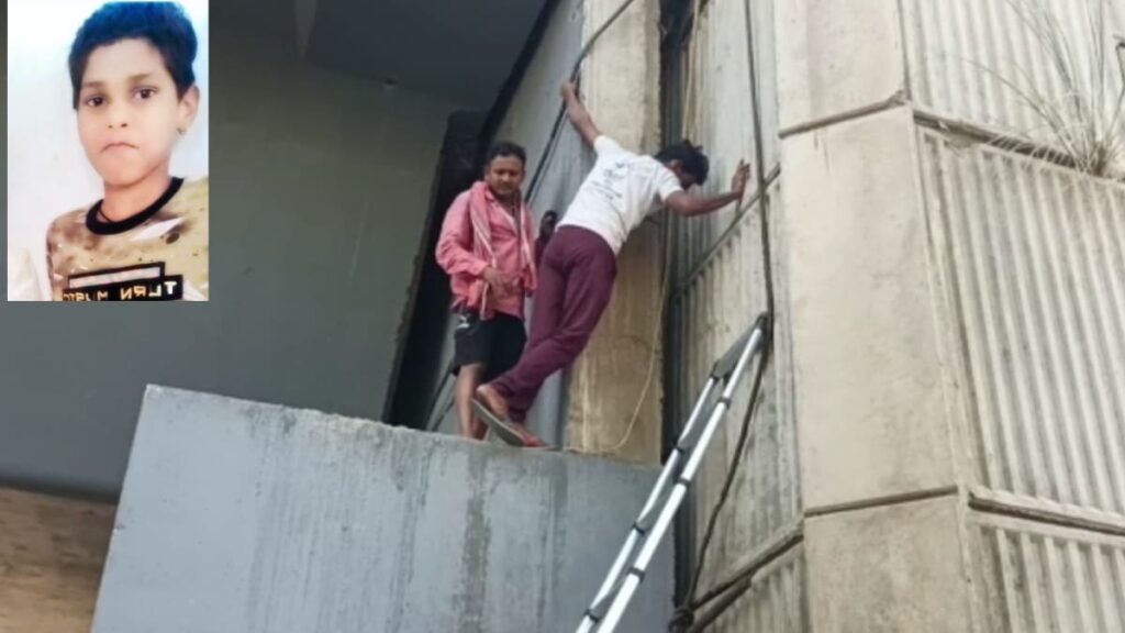 पुल के पिलर में फंसे बच्चे की मौत, करीब 21 घंटे तक चले रेस्क्यू ऑपरेशन के बाद निकाला गया था 1 sasaram 0 sixteen nine