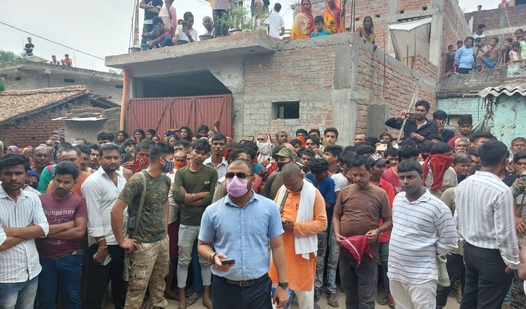 बिहार: बेटी को मां ने दी प्यार करने की खौफनाक सजा, बेटों संग मिलकर मौत के घाट उतारा; घर में ही दफनाया 1 2023 07 d74a9e36 177e 423f 877c 3d66c8edd866 24sit 5 24072023 60 c601muz116631528