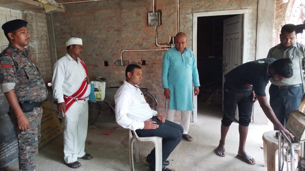 सदर SDO ने लदौरा पंचायत में विकास योजनाओं की जांच की, निरीक्षण के दौरान नल-जल योजना में मिली गड़बड़ी 1 IMG 20230706 WA0028 01