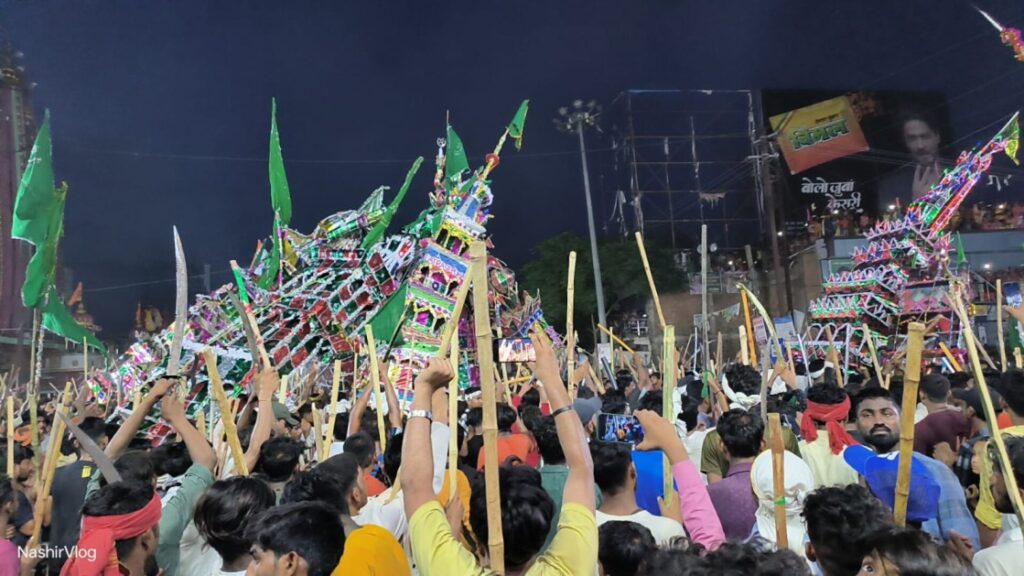 मुसरीघरारी चौराहे पर मुहर्रम के दौरान 22 अखाड़ों के ताजिया का हुआ मिलान; मंत्री, DM, SP समेत हजारों लोग रहे मौजूद 1 IMG 20230729 WA0078