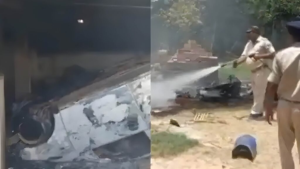 बिहार: दुष्कर्म-हत्या के आरोपी के घर आगजनी, कार-बाइक-फर्नीचर जलकर राख; 10 साल की बच्ची के साथ हुई दरिंदगी 1 Picsart 23 07 28 15 20 30 500
