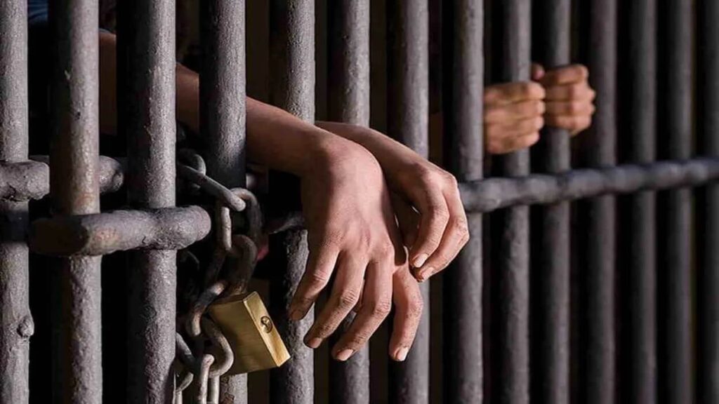 समस्तीपुर: देसी शराब बनाने व बेचने के मामले में दो महिला समेत पांच आरोपियों को 5-5 वर्ष सश्रम कारावास की सजा 1 jail 01