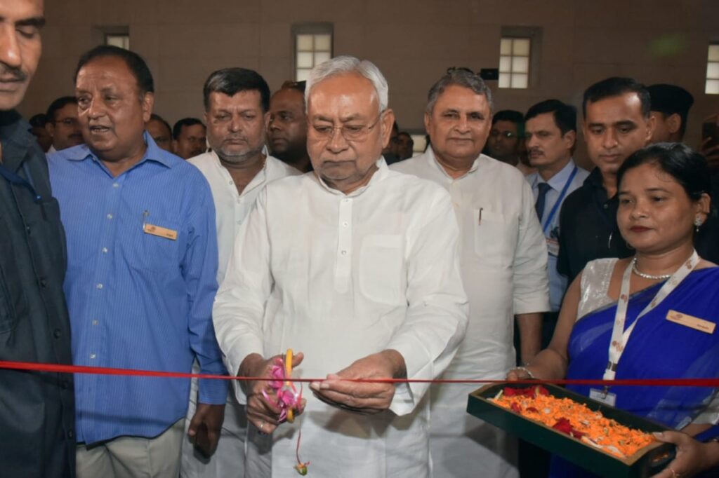 'नई टेक्नोलॉजी 100 साल में धरती खत्म कर देगी': बिहार म्यूजियम बिनाले में नीतीश बोले- हम तो 73 साल के हो चुके हैं...लेकिन चाहते हैं आने वाली पीढ़ी सब देखे 1 20230807 194314