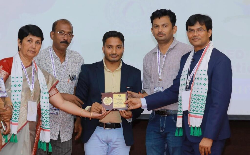 समस्तीपुर के 'द उम्मीद' संस्था के संस्थापक अमरजीत को दिल्ली में डॉ. कलाम यूथ रत्ना अवार्ड से किया गया सम्मानित 1 IMG 20230731 WA0022 01