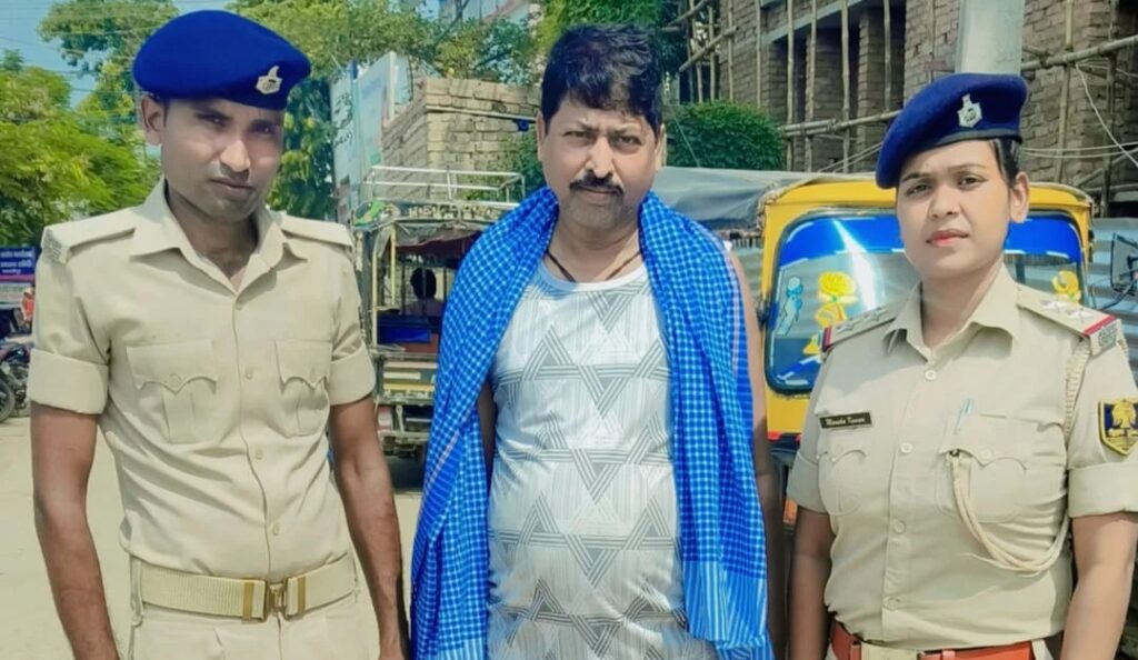 समस्तीपुर: ब्राउन सुगर जब्ती मामले में सात माह से फरार चल रहा आरोपी हुआ गिरफ्तार 1 IMG 20230818 WA0016 01
