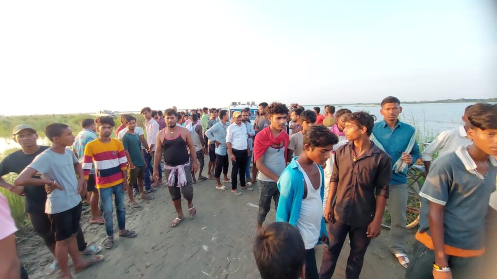 रोसड़ा में 3 दिनों से लापता चाचा-भतीजा का पानी में उपलाता मिला शव, बेटे की तलाश अभी भी जारी 1 IMG 20230819 WA0061 01