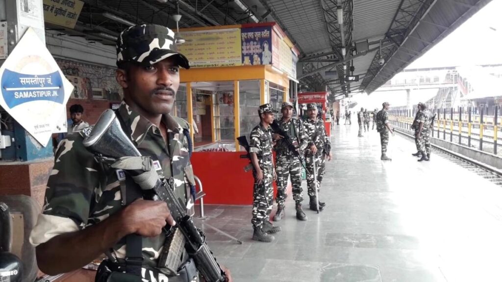 स्वतंत्रता दिवस को लेकर समस्तीपुर रेल मंडल में हाई अलर्ट घोषित, ट्रेनों में चलाया जा रहा सर्च ऑपरेशन 1 whatsapp image 2022 06 20 at 5.53.35 pm sixteen nine 01