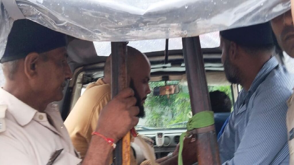 बिहार: इंडिगो की फ्लाइट में एयर होस्टेस के साथ छेड़खानी, विमान से उतरते ही पुलिस ने दबोचा 1 2023 09 85d3e95f 393d 4afa 899e dd64a1a991a3 fvr 1