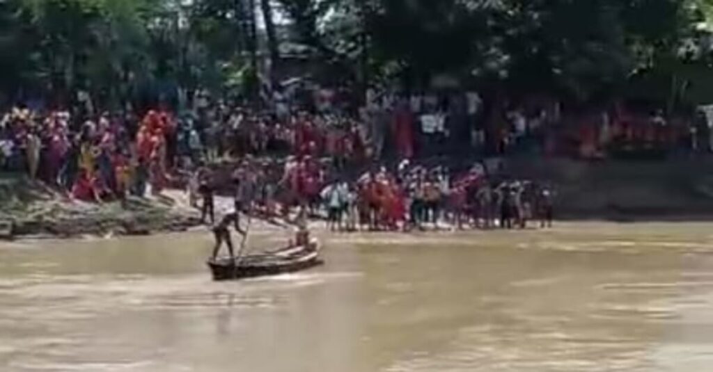 बिहार के मुजफ्फरपुर में बड़ा हादसा, 33 बच्चों को स्कूल ले जा रही नाव पलटी, कई बच्चे अभी भी लापता 1 20230914 121425