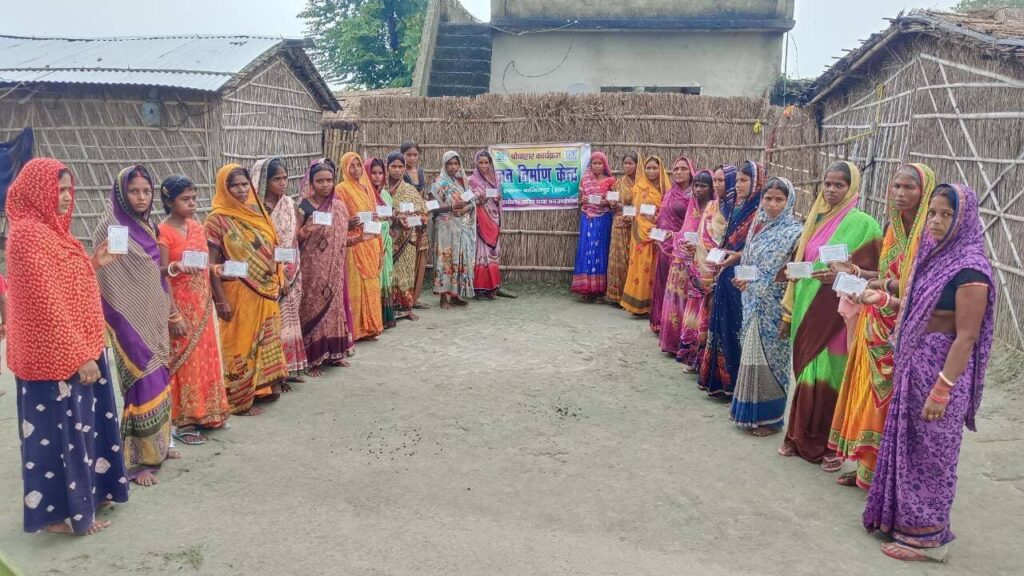 6 माह से लेकर 5 वर्ष तक के बच्चों को सुबह में नियमित रूप से दिया जा रहा दूध और बिस्किट, महिलाओं के लिये भी आयरन की दवा करवाई जा रही उपलब्ध 1 IMG 20230914 WA0122 01