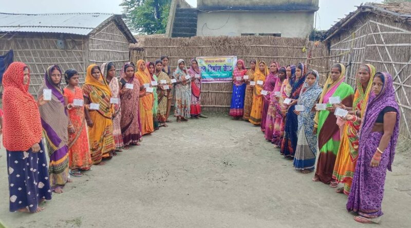 6 माह से लेकर 5 वर्ष तक के बच्चों को सुबह में नियमित रूप से दिया जा रहा दूध और बिस्किट, महिलाओं के लिये भी आयरन की दवा करवाई जा रही उपलब्ध 1 IMG 20230914 WA0122 01