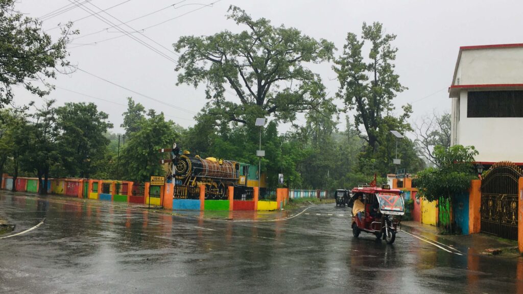 बिहार में बेमौसम बारिश का अलर्ट, IMD ने जारी की चेतावनी, 50 किमी/घंटा की रफ्तार से चलेगी तेज हवा 1 Picsart 23 09 13 07 44 42 088