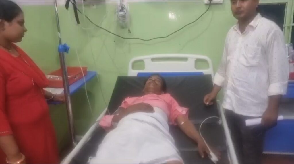 शहर से सटे जितवारपुर डीह गांव स्थित बूढ़ी गंडक नदी के ढाव में खुन से लथपथ जख्मी अवस्था में मिला अधेड़, ग्रामीणों ने कराया अस्पताल में भर्ती 1 Screenshot 2023 09 15 09 57 44 43 92460851df6f172a4592fca41cc2d2e6 01