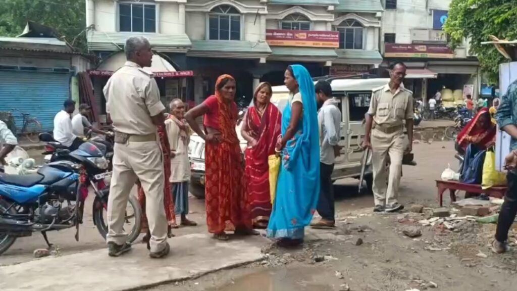 मोहिउद्दीननगर में लोन का पैसा निकासी करने आई महिला का बदमाशों ने रुपए बदले के नाम पर 40 हजार उड़ाया 1 Screenshot 2023 09 23 07 03 20 73 92460851df6f172a4592fca41cc2d2e6 01