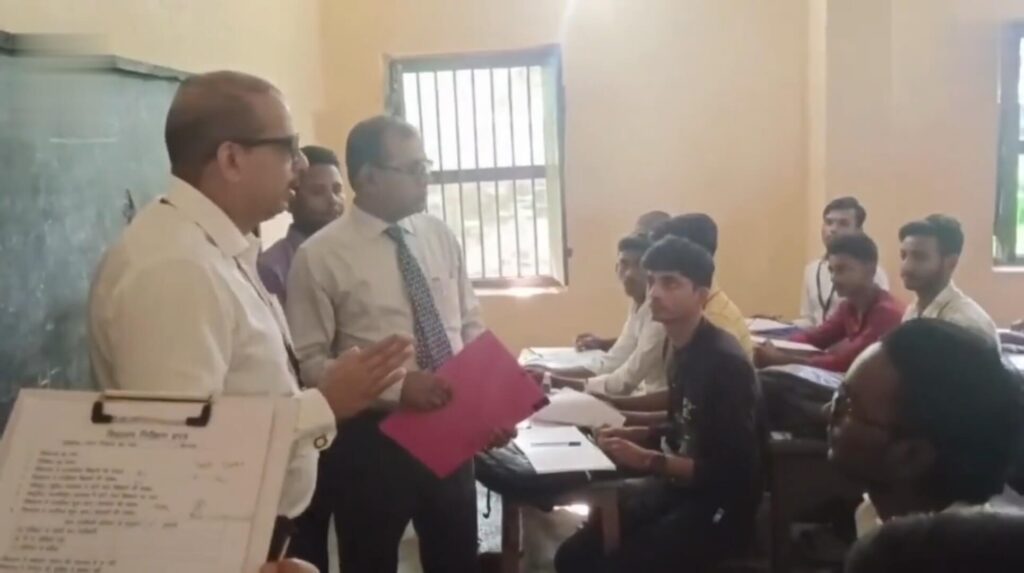 स्कूल है, मॉल या सिनेमा हॉल नहीं; ड्रेस में आओ नहीं तो नाम काट देंगे; केके पाठक अब छात्रों पर बरसे 1 20231013141857