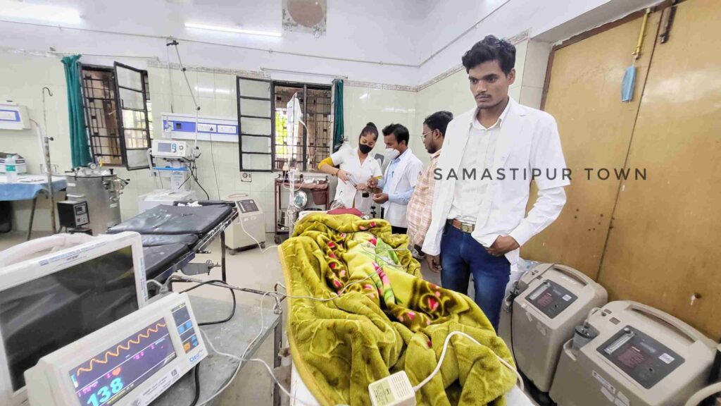 मां की फटकार के बाद आवेश में आकर छात्र ने खाया कीटनाशक दवा, नाजुक स्थिति में समस्तीपुर सदर अस्पताल में चल रहा इलाज 1 20231025 111839 01