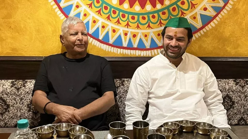 लालू फैमिली को लैंड फॉर जॉब केस में बड़ी राहत, तेजस्वी, तेजप्रताप और लालू को कोर्ट से मिली जमानत 1 31 10 2023 tej pratap and lalu yadav 23569295