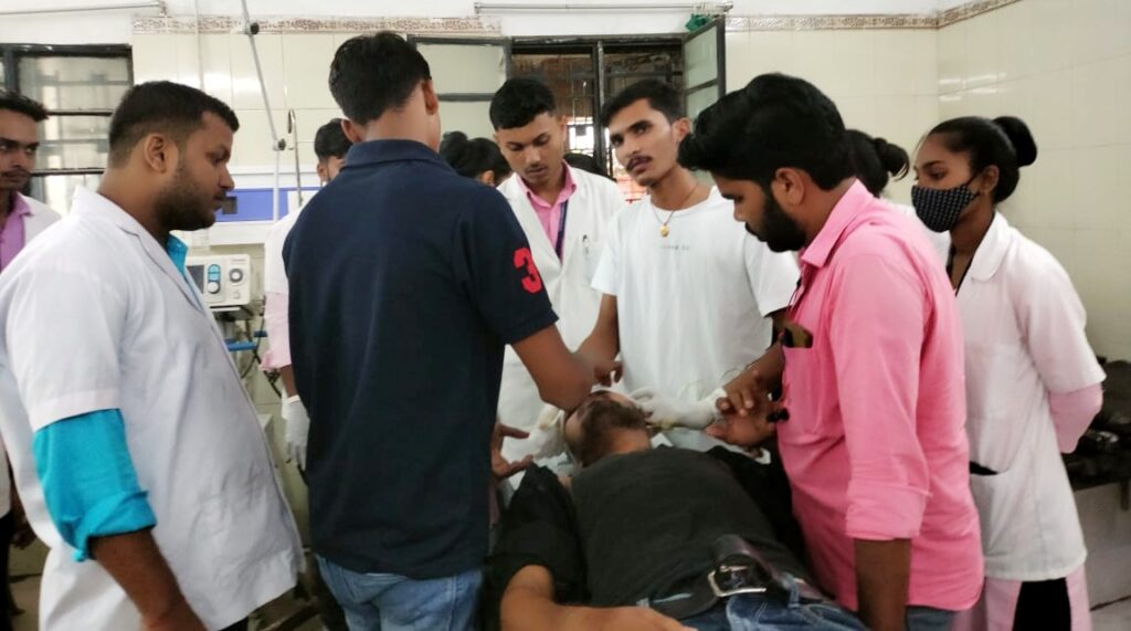 BRB कॉलेज में असामाजिक तत्वों ने छात्र को डाइगर मार किया जख्मी, मोनू समेत 7 से 8 अज्ञातों को किया आरोपित 1 IMG 20231017 WA0027 01
