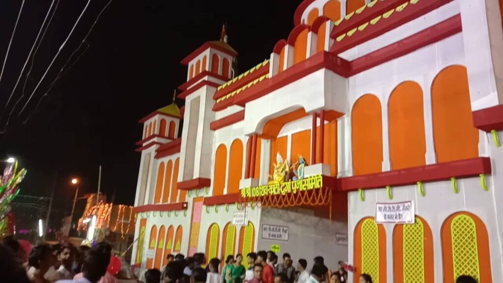 समस्तीपुर के पूजा पंडालों में रोशनी के लिए पूजा समितियां बिजली कनेक्शन लेने में नहीं दिखा रही रूचि 1 IMG 20231011 091754