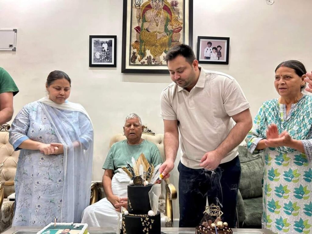 तेजस्वी यादव का 34वां जन्मदिन: जानें क्रिकेट से राजनीति तक का दिलचस्प सफर 1 20231109 095725