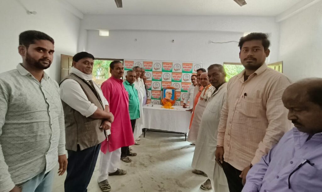 समस्तीपुर में भारत के प्रथम प्रधानमंत्री पंडित जवाहरलाल नेहरू की जयंती बाल-दिवस के रूप में मनाई गयी 1 IMG 20231114 WA0075