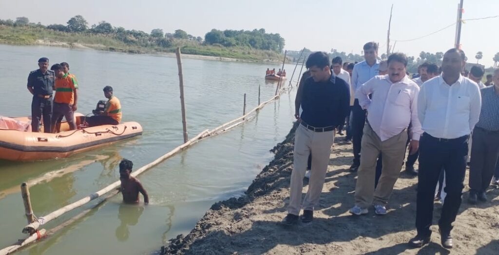 समस्तीपुर के DM ने छठ घाटों का लिया जायजा, अधिकारियों को दिए कई निर्देश, अधिक पानी वाले घाट हुए प्रतिबंधित 1 IMG 20231117 WA0077 01