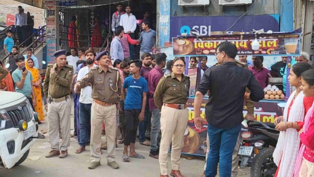 दिनदहाड़े चाय दुकानदार पर फायरिंग मामले में चंदन झा समेत तीन पर FIR दर्ज, गिरफ्तारी के लिए छापेमारी कर रही पुलिस 1 Picsart 23 11 29 22 09 24 431