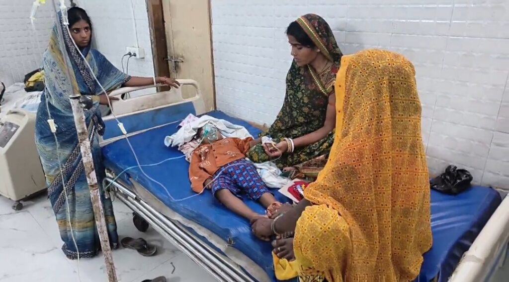 विद्यापतिधाम रेलवे स्टेशन के पास चलती ट्रेन से गिरा मासूम, रेफर, अब तक अभिभावक का नहीं चला पता 1 Screenshot 20231101 184310 Facebook