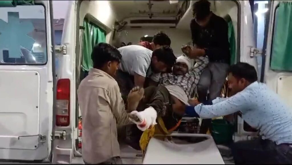 समस्तीपुर: ट्रेन से गिरकर घायल हुए यात्री की PMCH में मौत, धक्का देने के आरोप मामले में TTE निलंबित 1 20231203212113