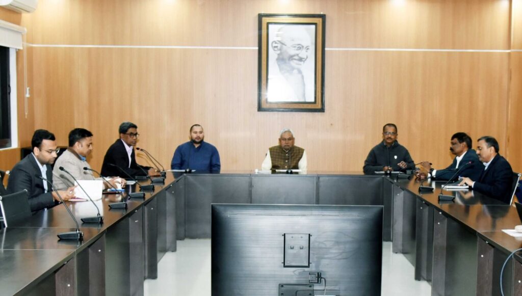 कोरोना को लेकर अलर्ट हुई बिहार सरकार, नीतीश-तेजस्वी ने की हाई लेबल मीटिंग; दिये ये निर्देश 1 20231222 182942
