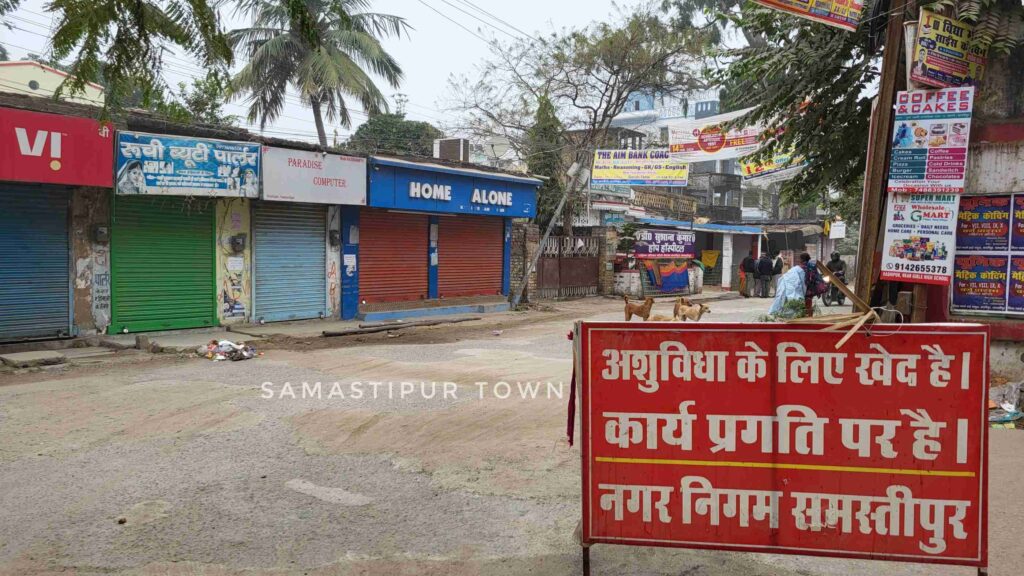 पटेल मैदान के पीछे वाली सड़क की कराई गई मरम्मती, लोगों को होती थी काफी परेशानी 1 20231230 081720 01