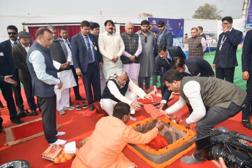 नीतीश के दांव से BJP हैरान; अयोध्या में राम मंदिर तो सीतामढ़ी में सीता जन्मस्थली, CM ने किया शिलान्यास... 1 FB IMG 1702524762237