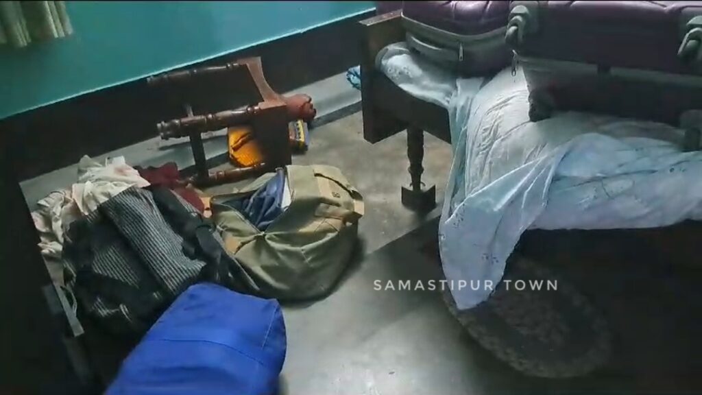 दलसिंहसराय में बदमाशों का आतंक; घर में घुसकर अकेली महिला की हत्या, लूटपाट के दौरान गला दबा मारा 1 Screenshot 20231222 223813 Gallery 01