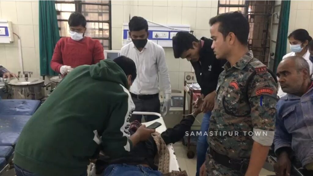 शहर के बहादुरपुर सिनेमा हॉल के पास स्कूटी सवार रेल कर्मी को बोलेरो ने मारी ठोकर, गंभीर स्थिति में रेफर 1 Screenshot 20231228 162637 Gallery 01