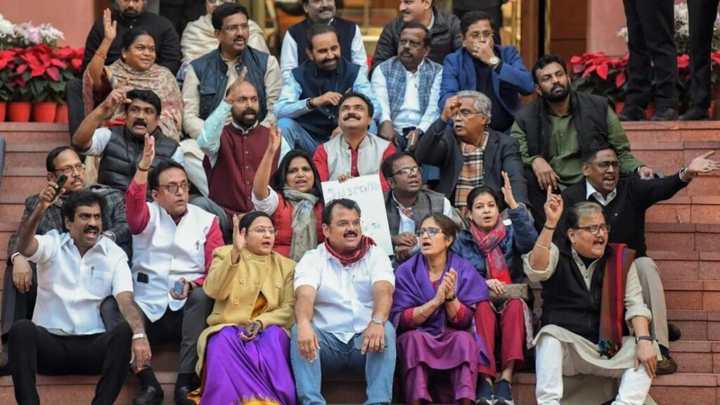 संसद से आज भी 49 सांसदों को किया गया सस्पेंड, सुरक्षा चूक मामले में जवाब मांगने पर अब तक 141 MP को दिखाया बाहर का रास्ता 1 navjivanindia 2023 12 72af1246 1d31 44d4 8ee7 bba413365649 MP