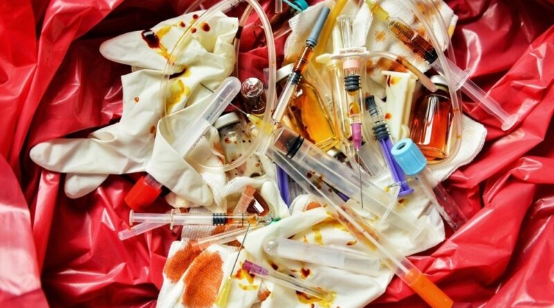 समस्तीपुर में सड़क किनारे खुले में फेंका जा रहे बायो-मेडिकल कचरा, प्रबंधन नहीं होने पर अस्पताल होगा सील 1 shutterstock 428635855 01