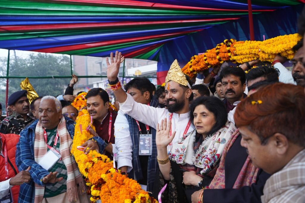 'न झुकूंगा, न किसी से डरूंगा', हाजीपुर में चिराग पासवान के शक्ति प्रदर्शन ने बढ़ाई चाचा पारस की टेंशन! 1 20240116 221135