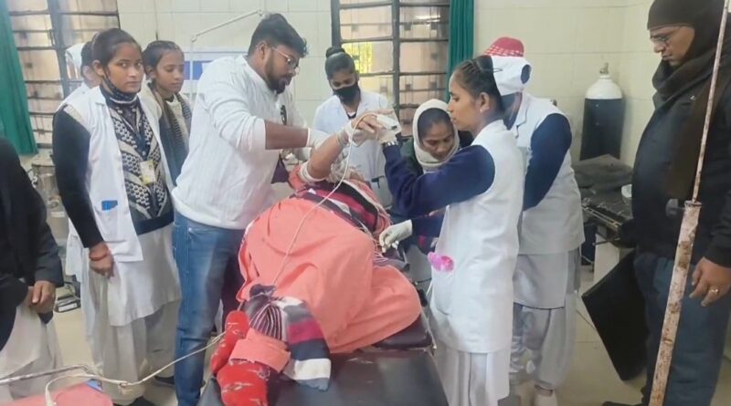 समस्तीपुर शहर के मालगोदाम चौक के पास ई-रिक्शा से जा रही महिला को उसके ममेरे भाई ने मारी गोली, गंभीर हालत में रेफर 1 20240129 133058 01