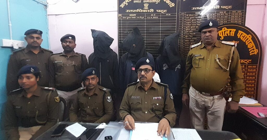 फाइनेंस कंपनी के कर्मी से लूट मामले का सदर SDPO ने किया खुलासा, लूट की बाइक के साथ तीन बदमाश भी गिरफ्तार... 1 IMG 20240130 WA0012 01